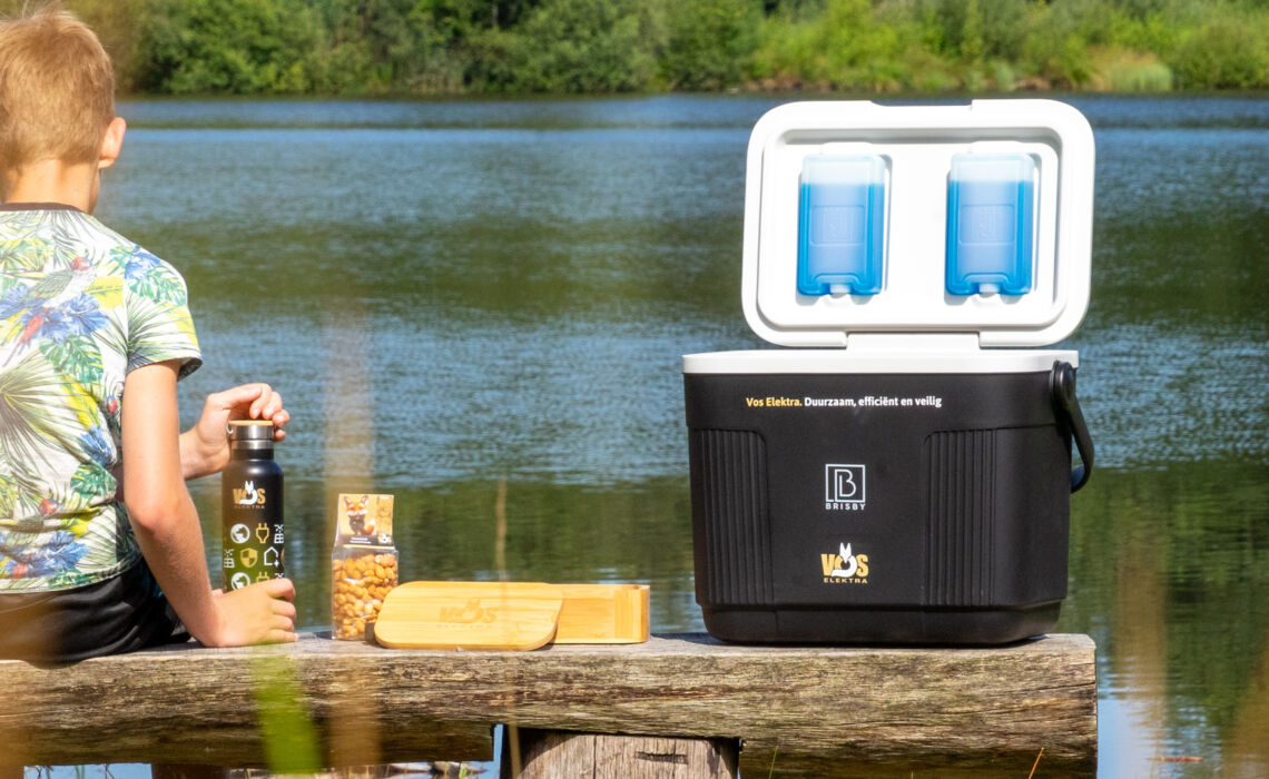 BBY-40749 Brisby koelbox 22 liter zwart SFEER.jpg