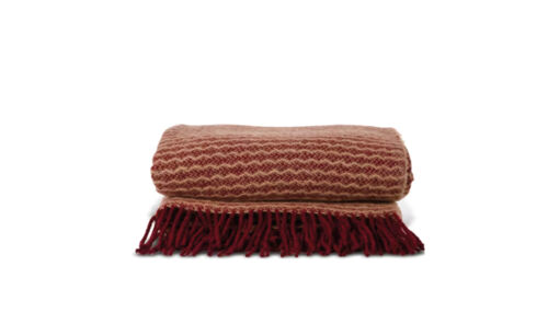 TP-LT52128 Donkerrood Sagaform Ulli wollen deken HOOFD