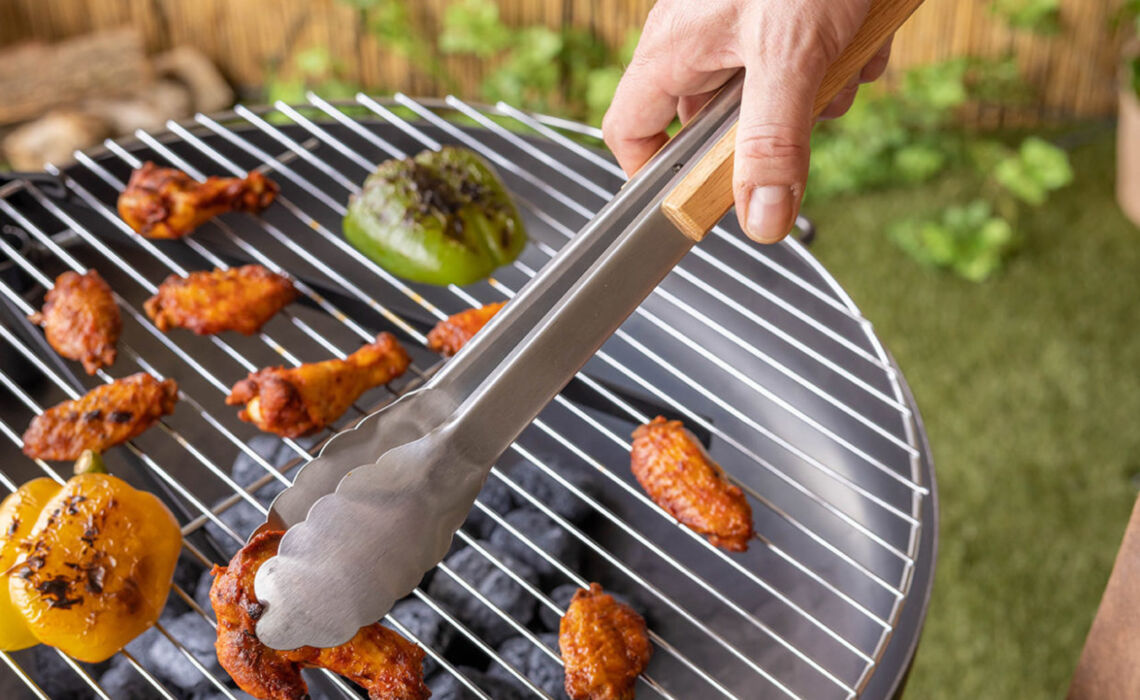 ED-FF549-Barbecue tang roestvrijstaal sfeer