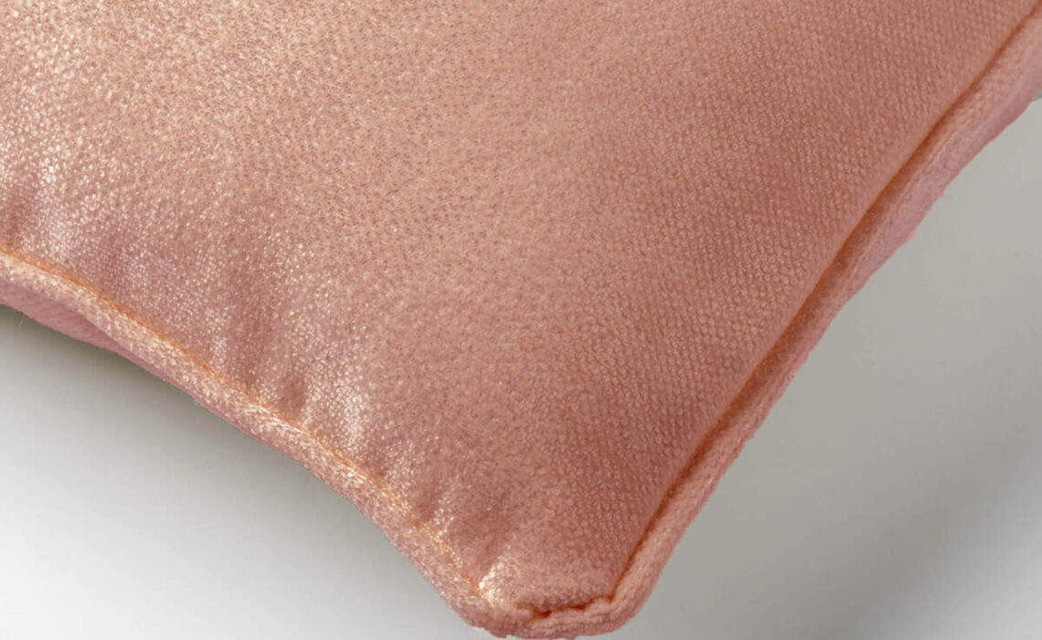 RG-Lewy45x45 roze Sierkussen Lewy 45 x 45 cm sfeer