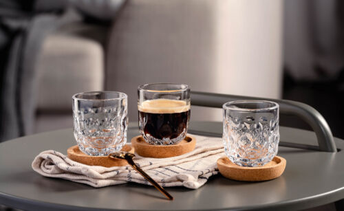 LN-055190 Espresso glaasjes met onderzetters sfeer