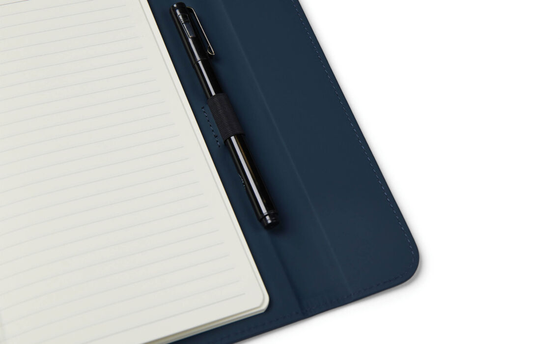 XD-V773105 blauw Vinga notitieboek sfeer2