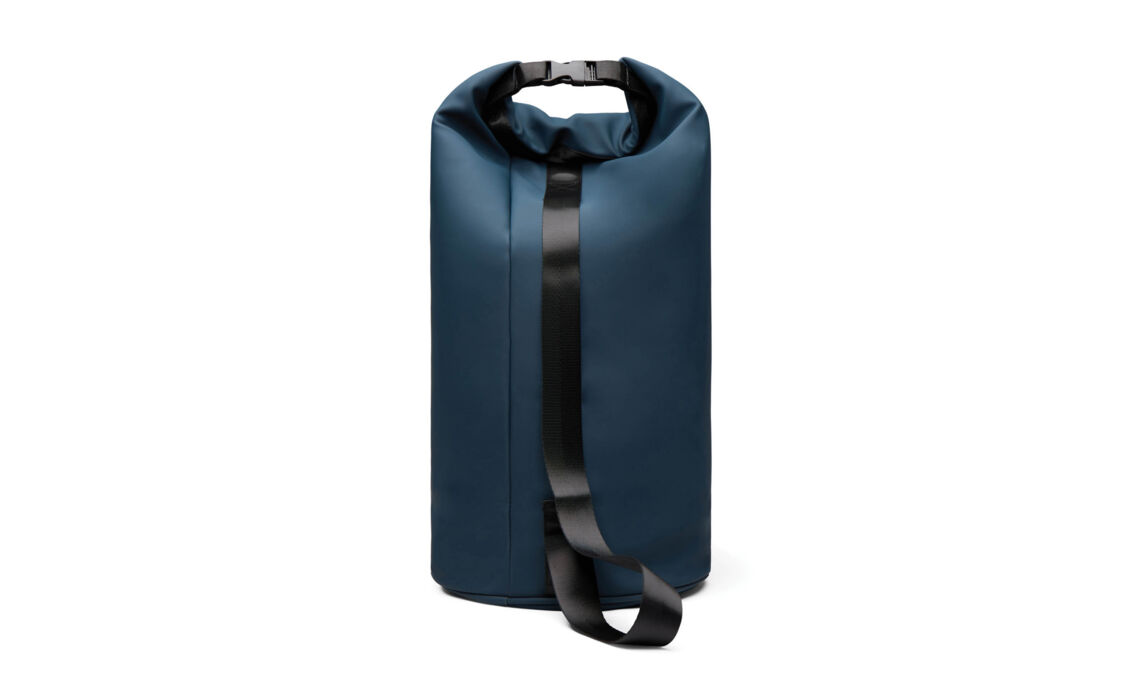 XD-V7750219 blauw VINGA Baltimore koeltas met rolsluiting sfeer