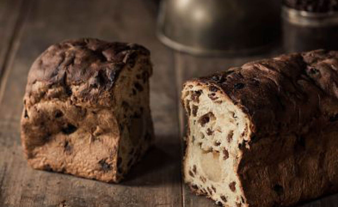 BP-Krentenbrood-met-spijs  Groot krentenbrood met spijs sfeer