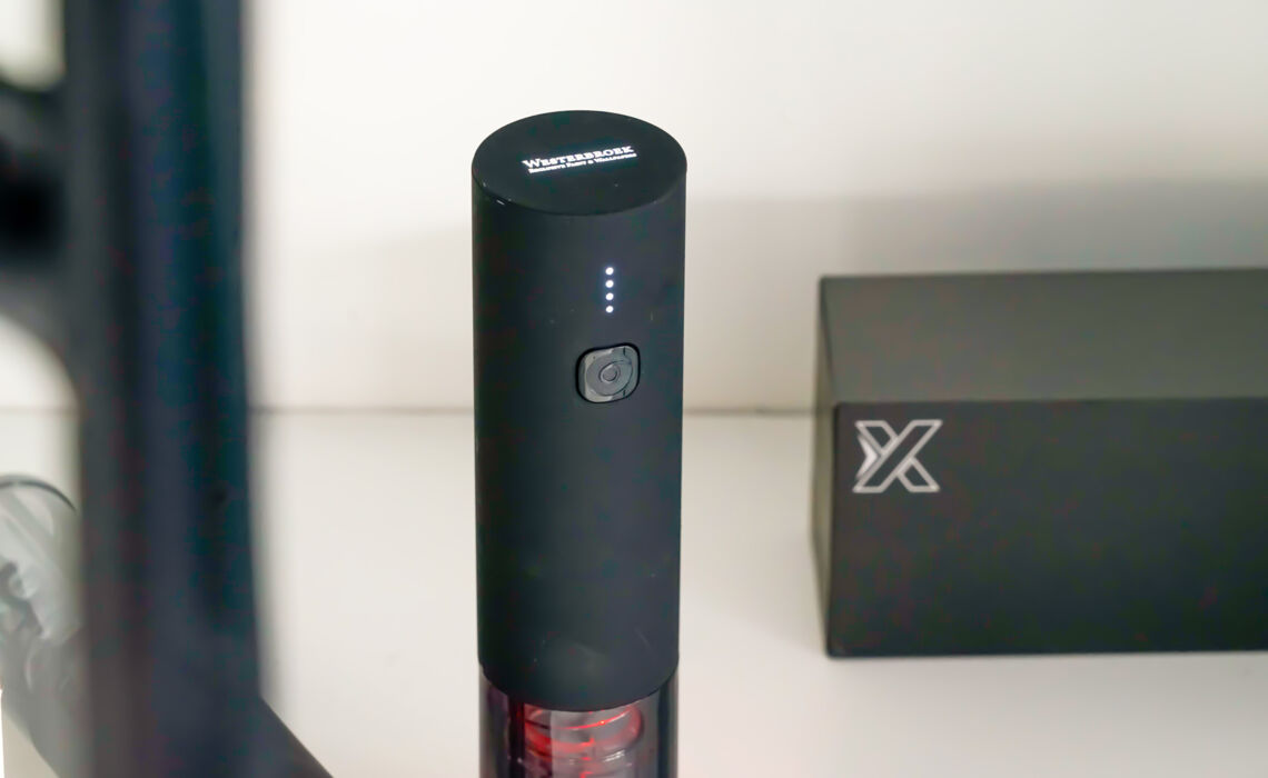 PF-1PX12090 Design kurkentrekker met oplichtend logo SFEER