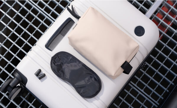 TG-29047- Toilettas met reisset SFEER