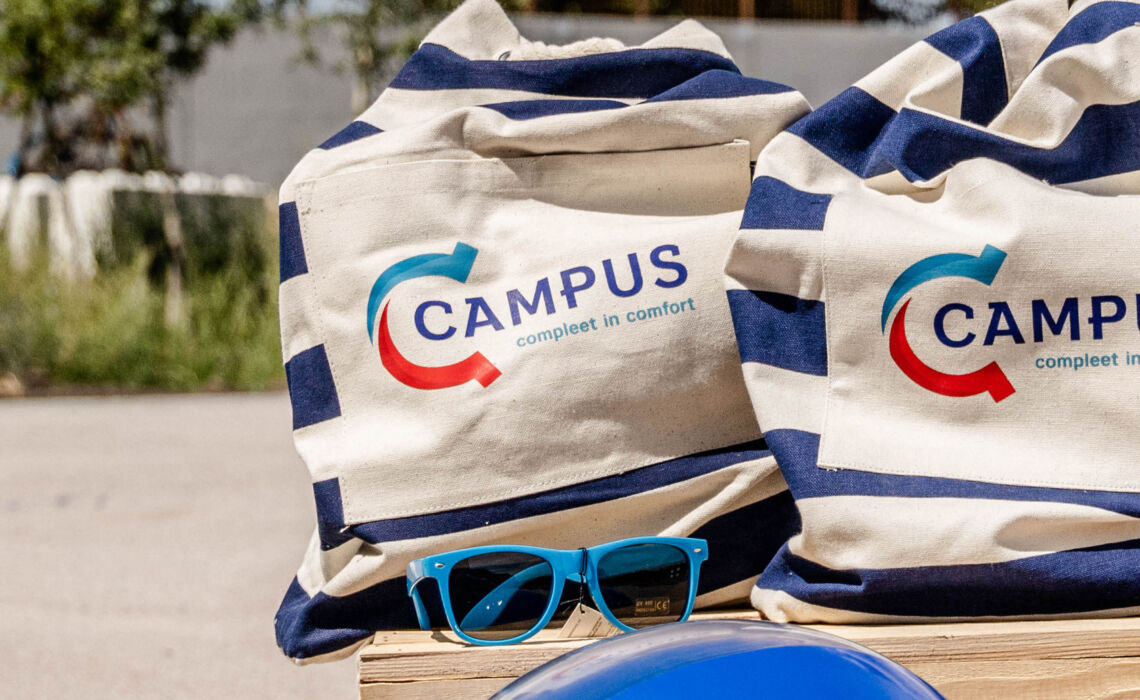 TP-LT86700 Lichtblauw_Zonnebril Justin Sfeer