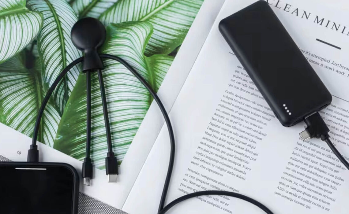 TP-41713 zwart Xoopar oplaadkabel met powerbank sfeer